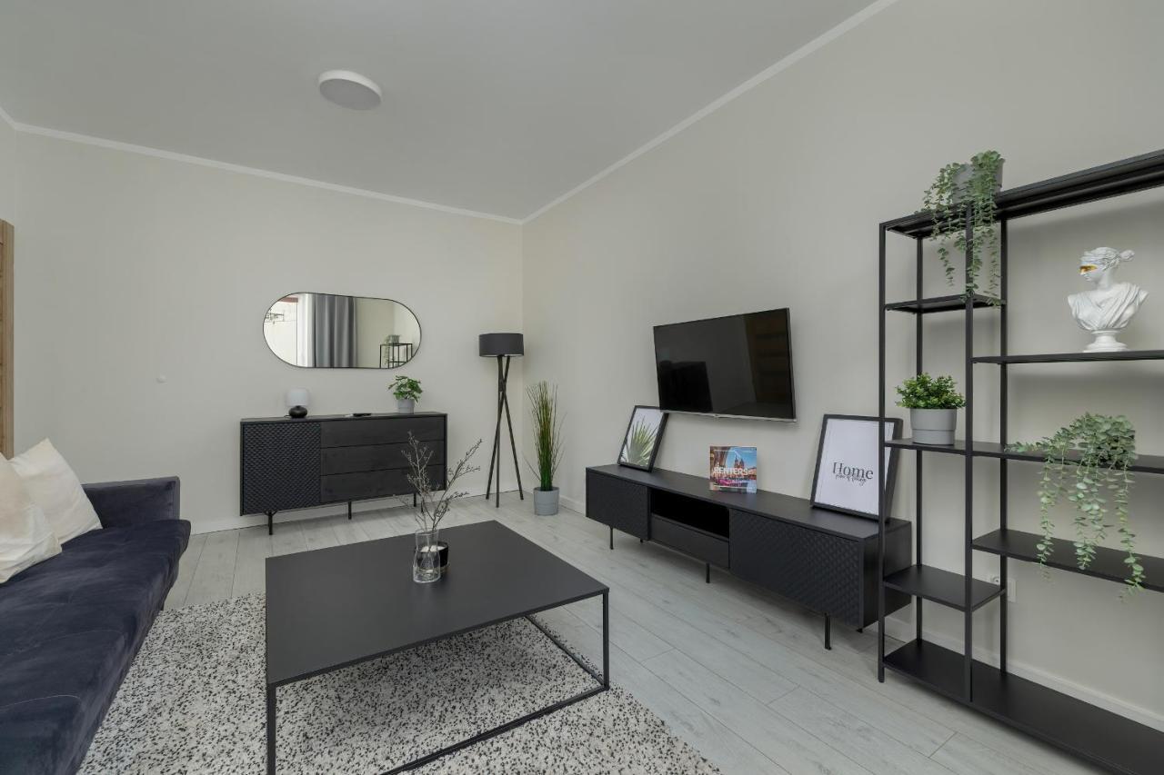 Office - 2-bedroom Corpo-stay In By Renters Apartment Krakau