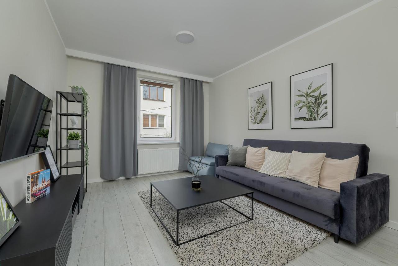 Office - 2-bedroom Corpo-stay In By Renters Appartement *