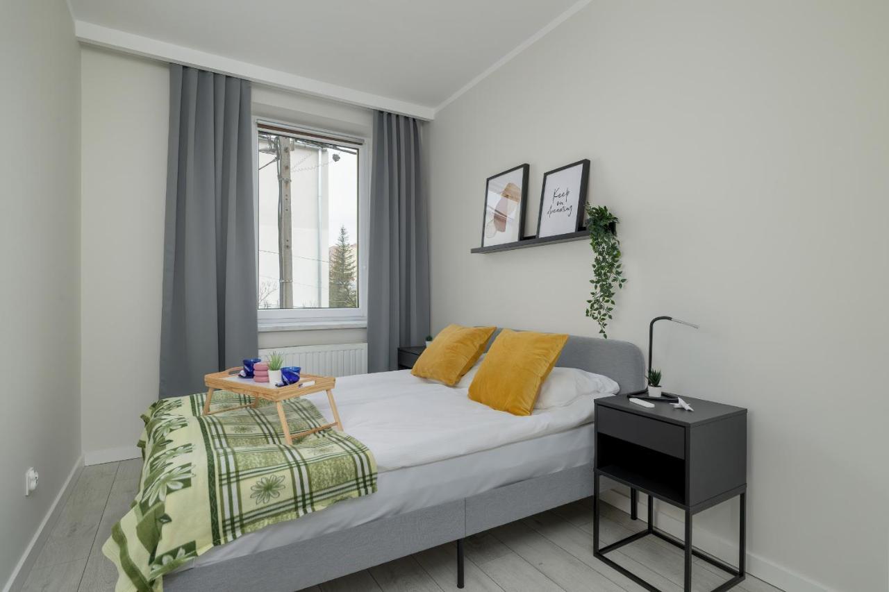 Office - 2-bedroom Corpo-stay In By Renters Krakau