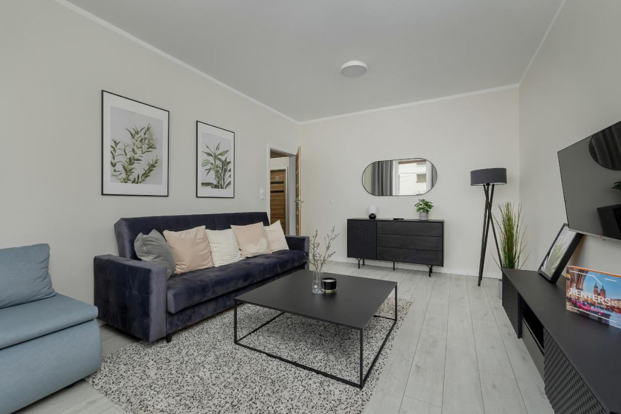 Office - 2-bedroom Corpo-stay In By Renters * Krakau