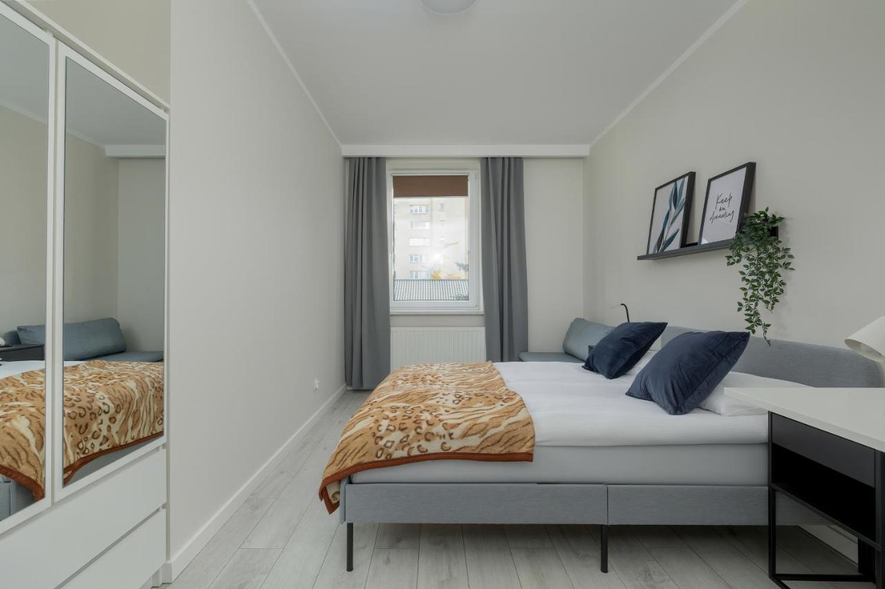 Apartment Office - 2-bedroom Corpo-stay In By Renters Krakau